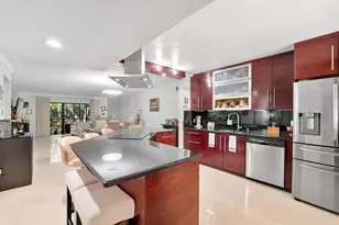 435 Lakeview Dr, Weston, FL 33326 - Photo 1
