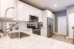2092 Pasa Verde Ln, Weston, FL 33327 - Photo 7