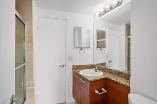 3250 NE 28th St, Fort Lauderdale, FL 33308 - Photo 17