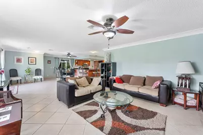 154 Santa Monica Avenue, Royal Palm Beach, FL 33411 - Photo 9