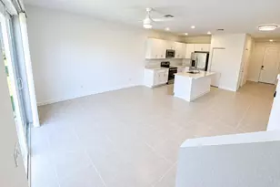 321 SE Crossoak Ln, Port Saint Lucie, FL 34984 - Photo 5