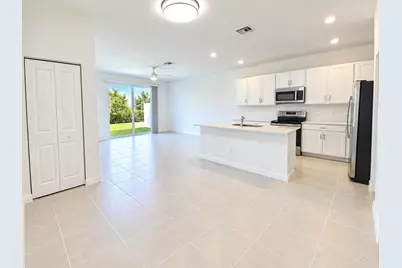 321 SE Crossoak Lane, Port Saint Lucie, FL 34984 - Photo 3