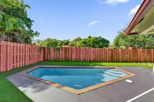 11330 SW 8th Pl, Pembroke Pines, FL 33025 - Photo 31
