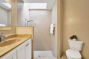 11330 SW 8th Pl, Pembroke Pines, FL 33025 - Photo 19