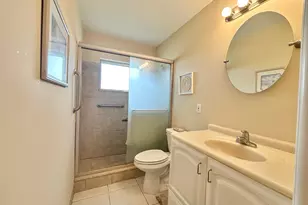 2811 Ashley Dr W, West Palm Beach, FL 33415 - Photo 17