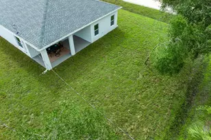 8115 104th Ave, Vero Beach, FL 32967 - Photo 3