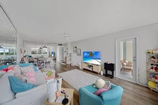 2104 S Cypress Bend Dr, Pompano Beach, FL 33069 - Photo 5
