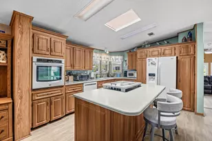 8516 Marlberry Ct, Port Saint Lucie, FL 34952 - Photo 11