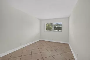 4051 NE 13th Ave NE, Oakland Park, FL 33334 - Photo 13