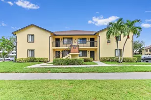 4717 Lucerne Lakes Blvd E, Lake Worth, FL 33467 - Photo 1