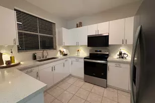 135 Riverwalk Cir, Sunrise, FL 33326 - Photo 5