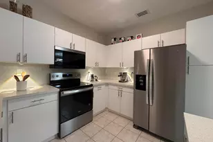 135 Riverwalk Cir, Sunrise, FL 33326 - Photo 7