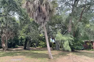 806 S Lakeside Dr, Lake Worth Beach, FL 33460 - Photo 1