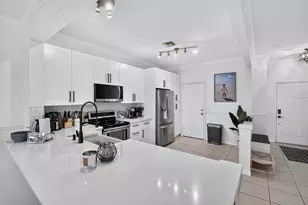 1074 Woodfield Rd, Lake Worth, FL 33415 - Photo 9