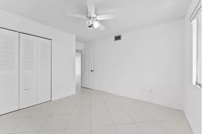 10634 W Clairmont Circle, Tamarac, FL 33321 - Photo 25
