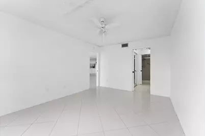 10634 W Clairmont Circle, Tamarac, FL 33321 - Photo 21