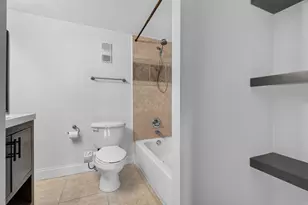250 Jacaranda Dr, Plantation, FL 33324 - Photo 11