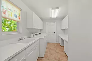1211 Singer Dr, Singer Island, FL 33404 - Photo 27