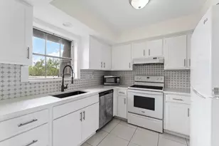 408 Pine Tree Ct, Atlantis, FL 33462 - Photo 5