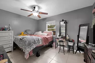202 SE Grove Ave, Port Saint Lucie, FL 34983 - Photo 25