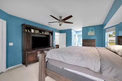 202 SE Grove Avenue, Port Saint Lucie, FL 34983 - Photo 15