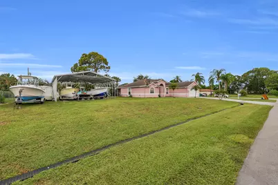 202 SE Grove Avenue, Port Saint Lucie, FL 34983 - Photo 3