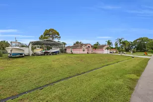 202 SE Grove Ave, Port Saint Lucie, FL 34983 - Photo 3