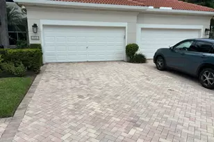 101 Palm Bay Cir, Palm Beach Gardens, FL 33418 - Photo 1
