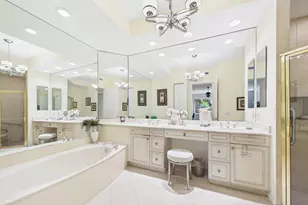 101 Palm Bay Cir, Palm Beach Gardens, FL 33418 - Photo 13