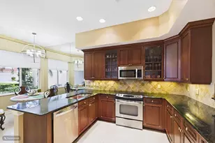 101 Palm Bay Cir, Palm Beach Gardens, FL 33418 - Photo 5