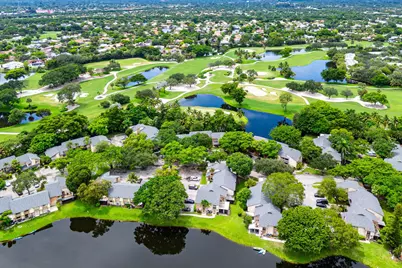 209 Wimbledon Lakes Drive, Plantation, FL 33324 - Photo 9