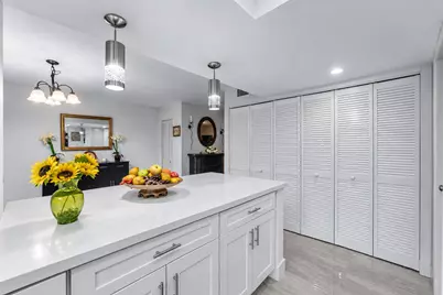209 Wimbledon Lakes Drive, Plantation, FL 33324 - Photo 7