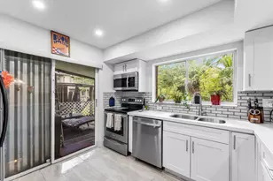 209 Wimbledon Lakes Dr, Plantation, FL 33324 - Photo 5