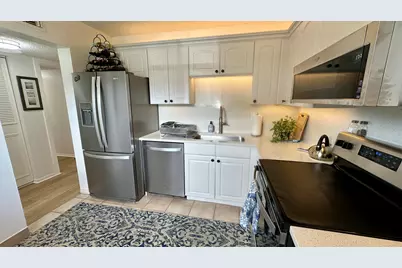 3661 Via Poinciana #113, Lake Worth, FL 33467 - Photo 5
