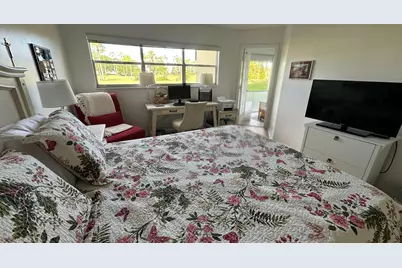3661 Via Poinciana #113, Lake Worth, FL 33467 - Photo 11