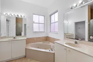 8911 NW 178th Ln, Hialeah, FL 33018 - Photo 17