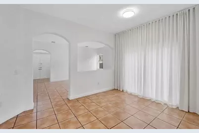 8911 NW 178th Lane, Hialeah, FL 33018 - Photo 7