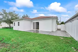 8911 NW 178th Ln, Hialeah, FL 33018 - Photo 29
