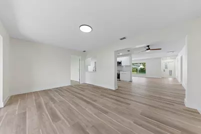 7198 Pine Forest Circle E, Lake Worth, FL 33467 - Photo 17