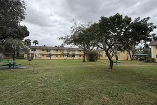 5156 NE 6th Ave, Oakland Park, FL 33334 - Photo 13