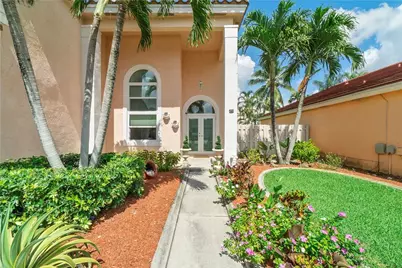 710 Briarwood Terrace, Davie, FL 33325 - Photo 3