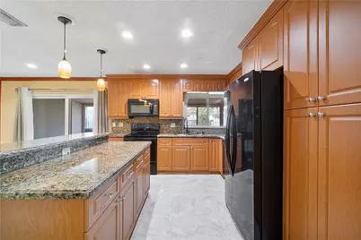 710 Briarwood Terrace, Davie, FL 33325 - Photo 17