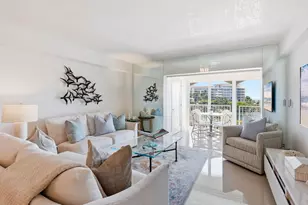 1040 Banyan Rd, Boca Raton, FL 33432 - Photo 3
