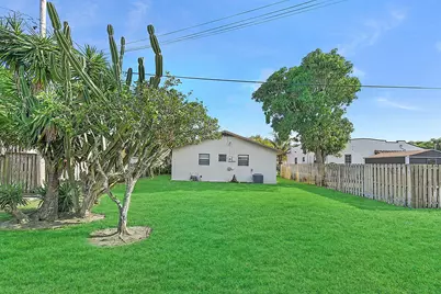 519 Evergreen Drive, Lake Park, FL 33403 - Photo 3