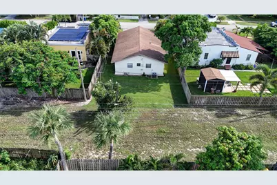 519 Evergreen Drive, Lake Park, FL 33403 - Photo 21