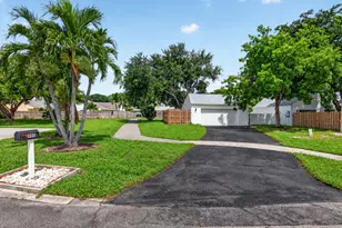 905 NW 21st Way, Delray Beach, FL 33445 - Photo 5