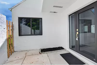 905 NW 21st Way, Delray Beach, FL 33445 - Photo 9