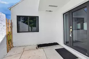 905 NW 21st Way, Delray Beach, FL 33445 - Photo 9