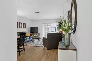 2990 Crosley Dr E, West Palm Beach, FL 33415 - Photo 5