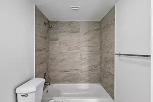 8290 Lake Dr, Doral, FL 33166 - Photo 13